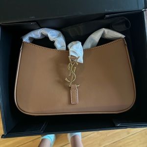 YSL MINI LE 5 À 7 IN SMOOTH LEATHER